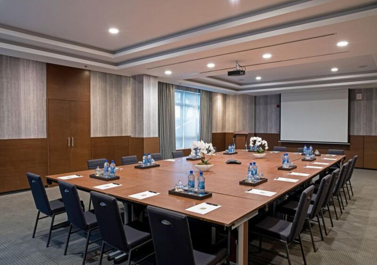 The Envoy Hotel Абуджа Екстер'єр фото